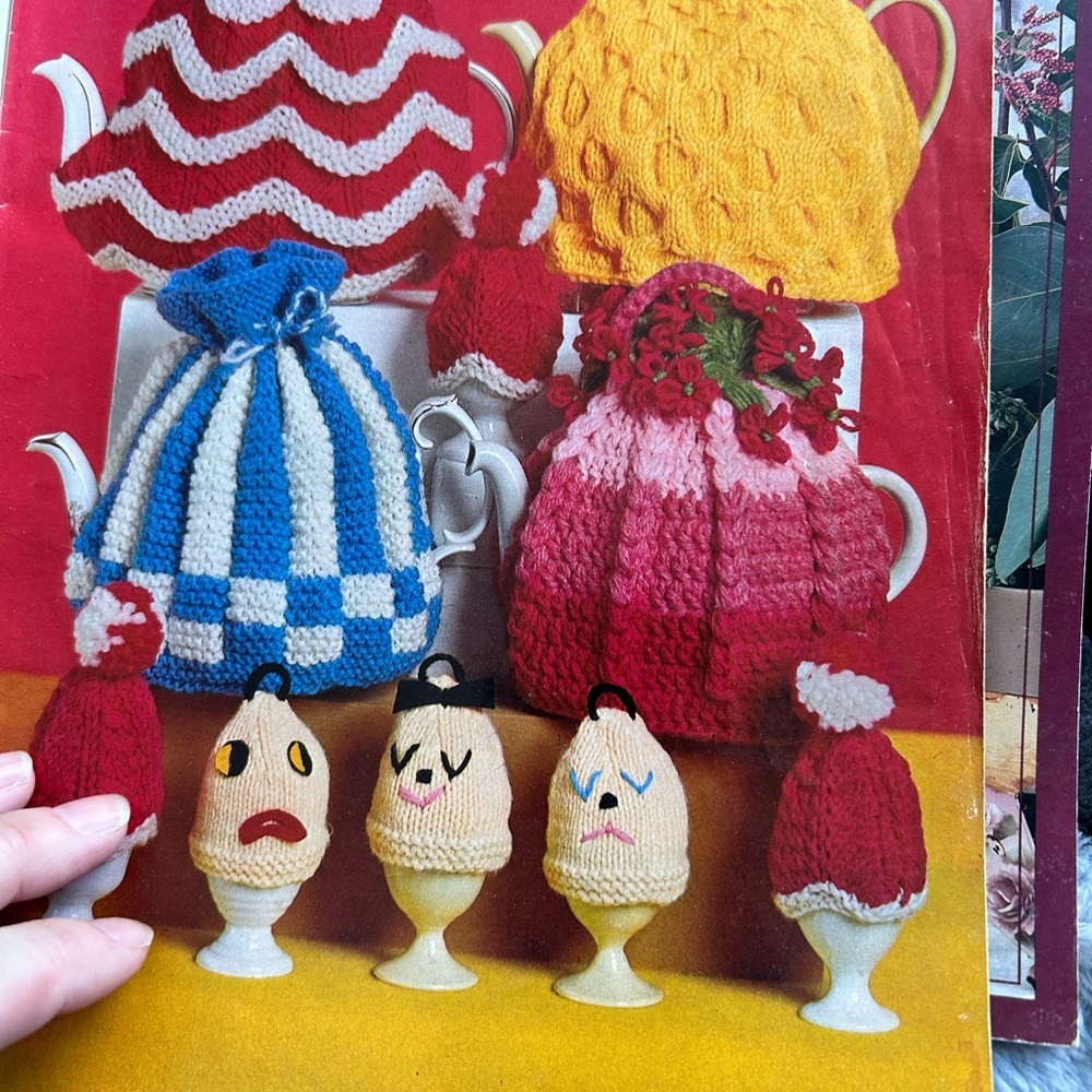 🔥$2 PATONS 172 Colorful Knitted Toy Collection knit patterns - Picture 3 of 8